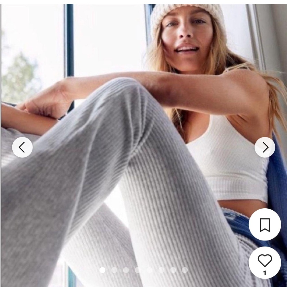 Like New Aerie ribbed heather flare leggings!! Periwinkle color, size medium.